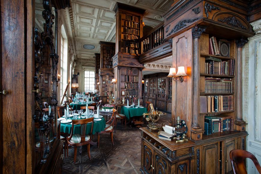 un-restaurant-construit-intr-o-biblioteca-este-cel-mai-frumos-loc-in-care-poti-lua-cina_3